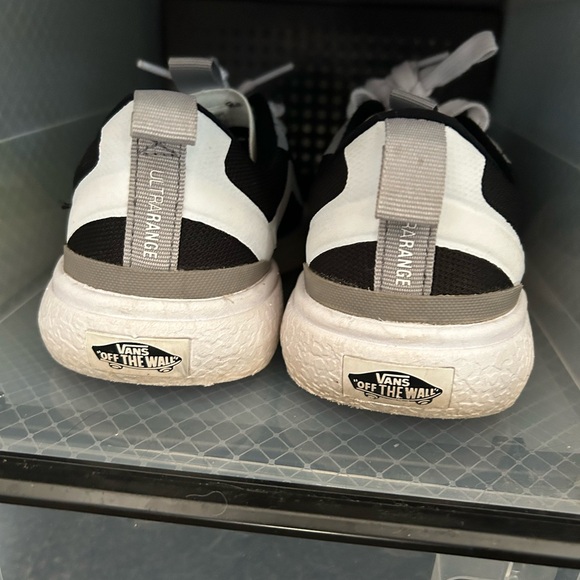 Vans - Picture 6 of 6